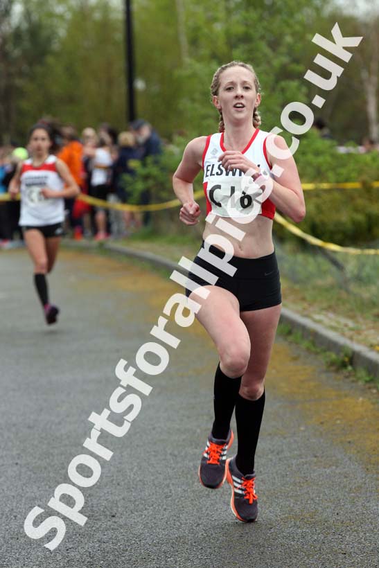 Senior womens relay, Elswick Good Friday Road Races. Photo: David T. Hewitson/Sports for All Pics